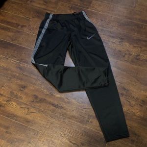 NWOT Nike track-paints